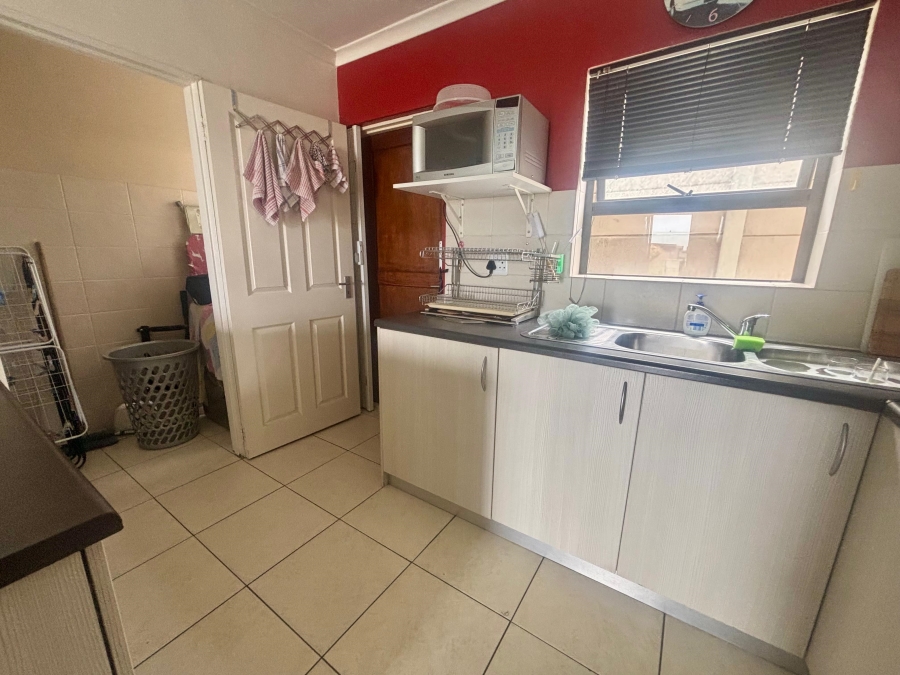 2 Bedroom Property for Sale in Brackenfell South Western Cape